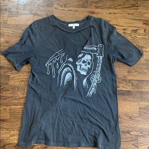 Cut v neck graphic tee